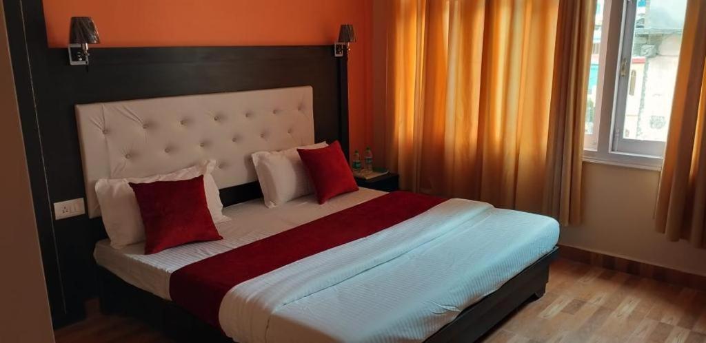 Uday Palace Joshimath Hotel Bagian luar foto