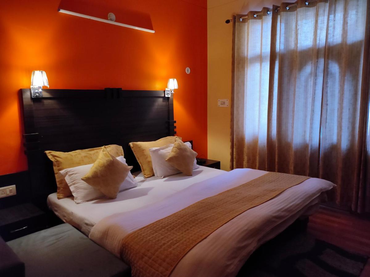 Uday Palace Joshimath Hotel Bagian luar foto