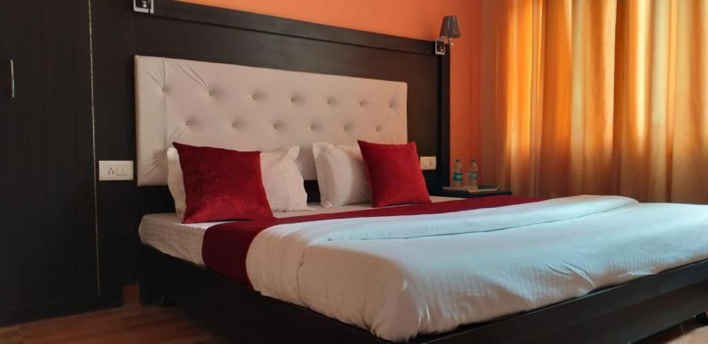 Uday Palace Joshimath Hotel Bagian luar foto