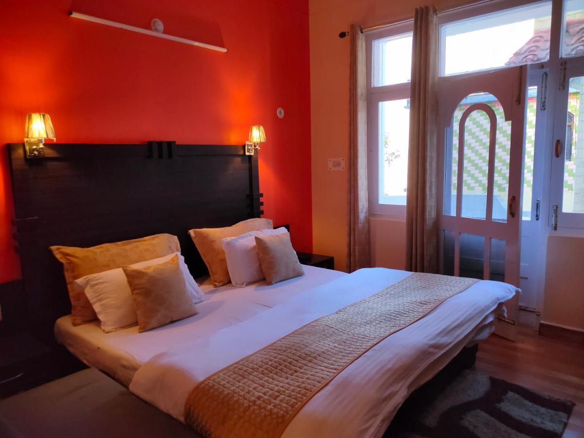 Uday Palace Joshimath Hotel Bagian luar foto