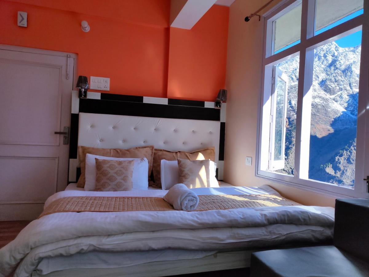 Uday Palace Joshimath Hotel Bagian luar foto