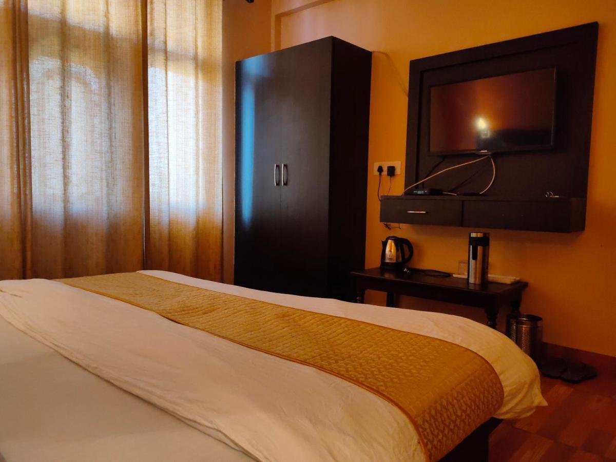 Uday Palace Joshimath Hotel Bagian luar foto