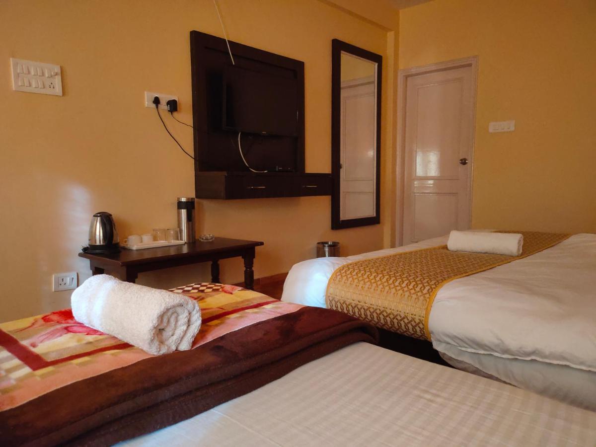 Uday Palace Joshimath Hotel Bagian luar foto