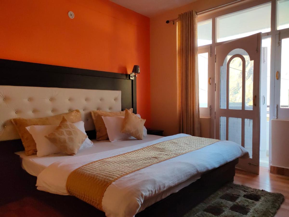 Uday Palace Joshimath Hotel Bagian luar foto