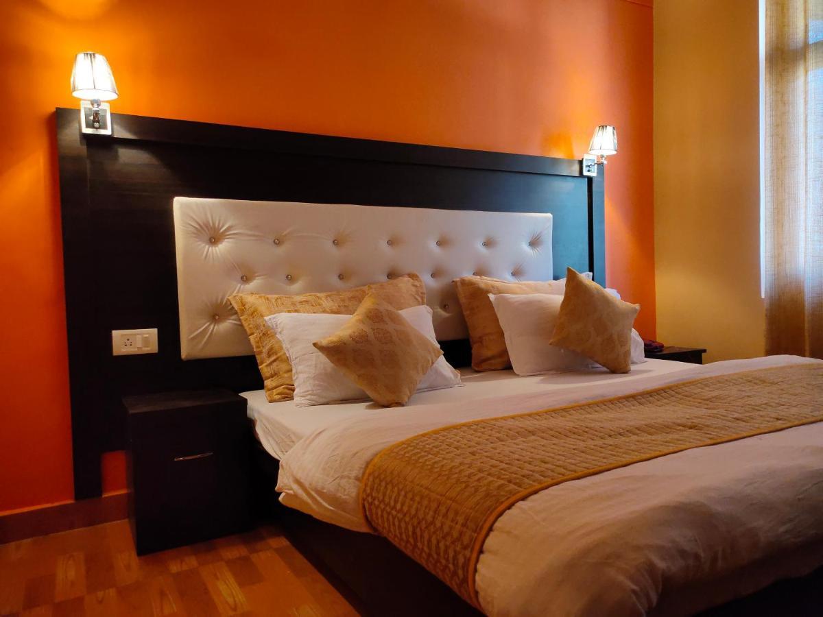 Uday Palace Joshimath Hotel Bagian luar foto